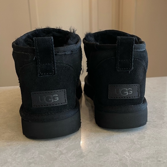 UGG Ultra Mini Classic Boot Black Size 10 US - Picture 10 of 12